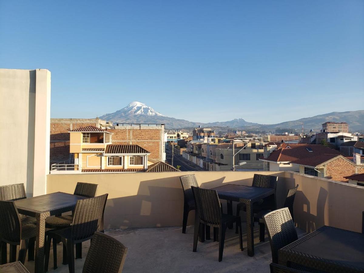 Illari Hotel Riobamba Exterior photo