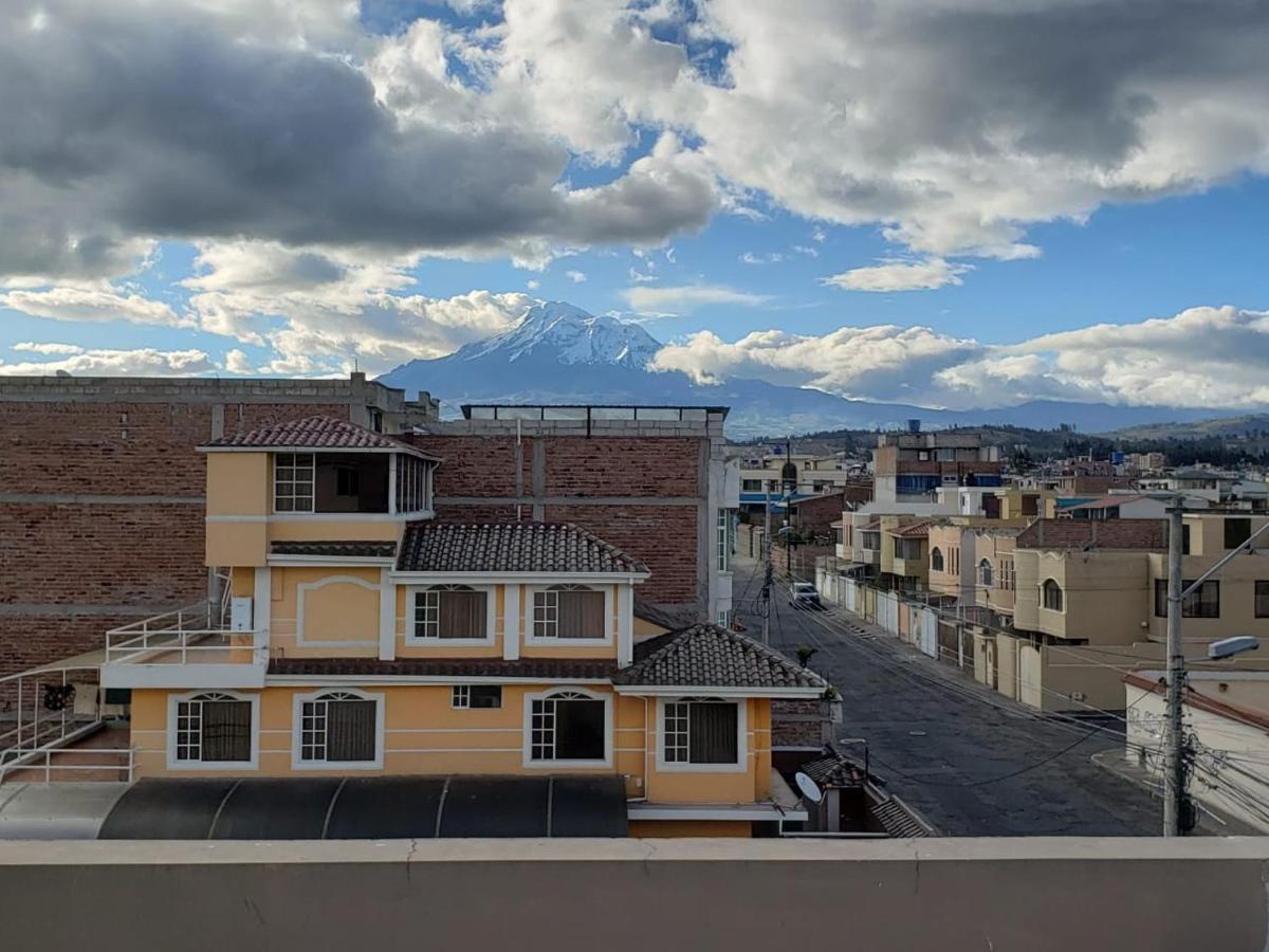 Illari Hotel Riobamba Exterior photo