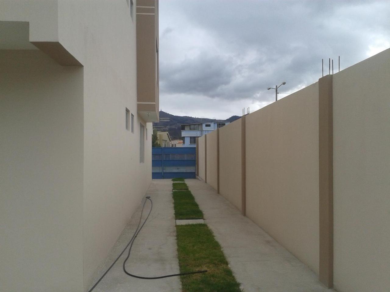Illari Hotel Riobamba Exterior photo